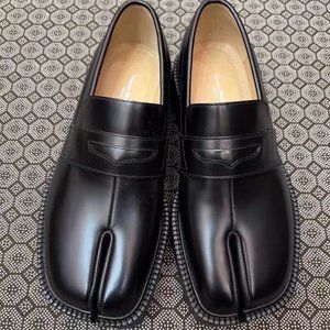 Maison Margiela loafers. Leather-Tabi style.